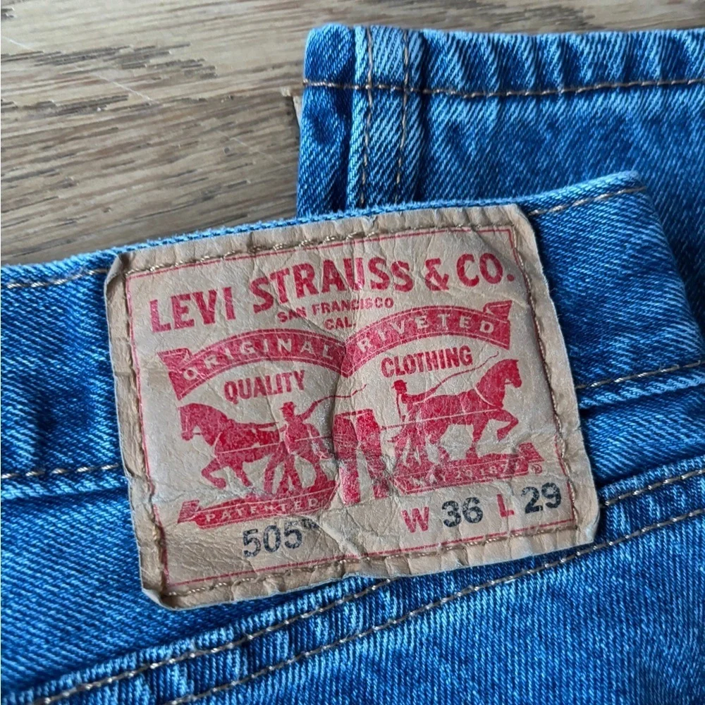 Levis relaxed fit 505 jeans 36x29